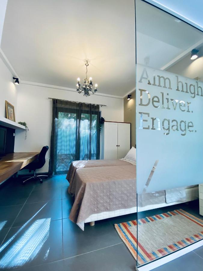 Small Gem Studio Athens, Next To Metro Nomismatokopeio Bagian luar foto
