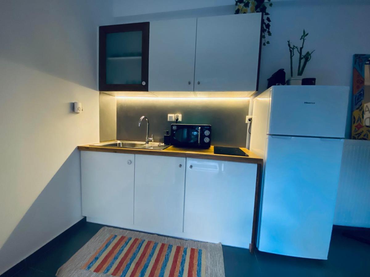 Small Gem Studio Athens, Next To Metro Nomismatokopeio Bagian luar foto