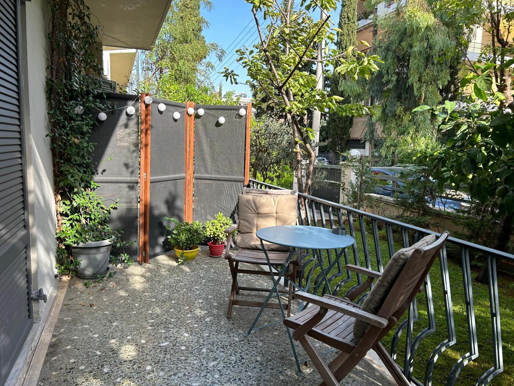 Small Gem Studio Athens, Next To Metro Nomismatokopeio Bagian luar foto